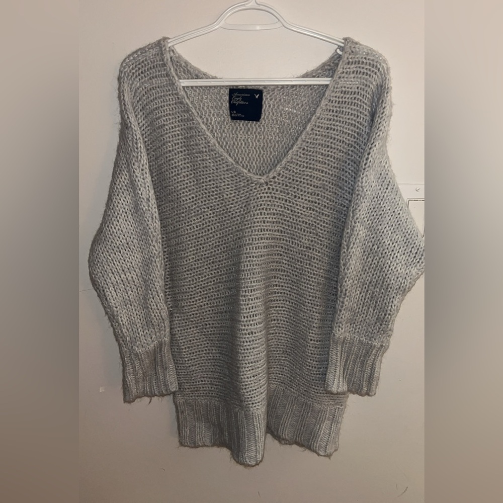 American eagle Light Gray V-Neck Knit Sweater — Casual Oversized Pullover